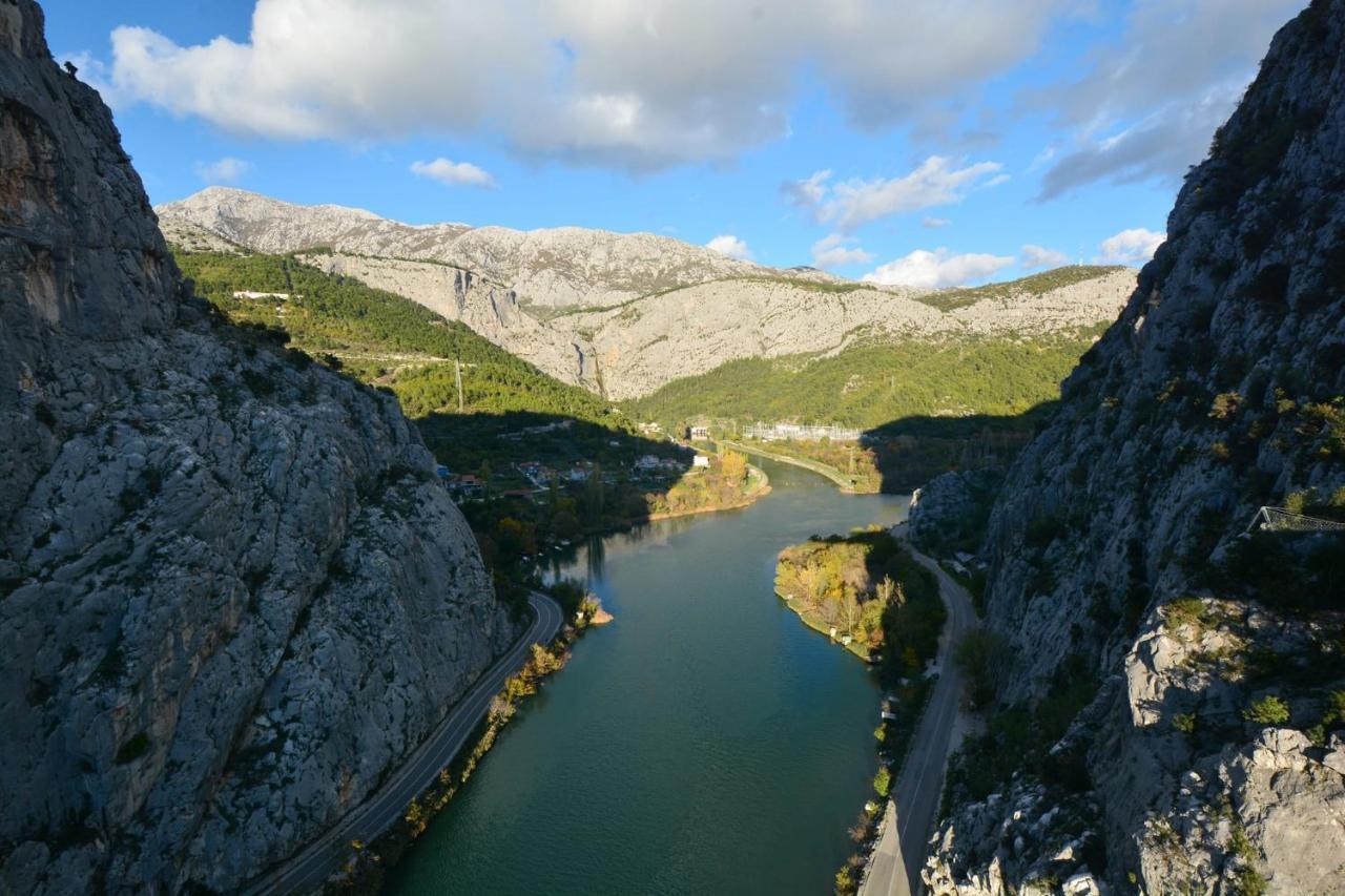 Apartment Mlija Omis Exterior photo